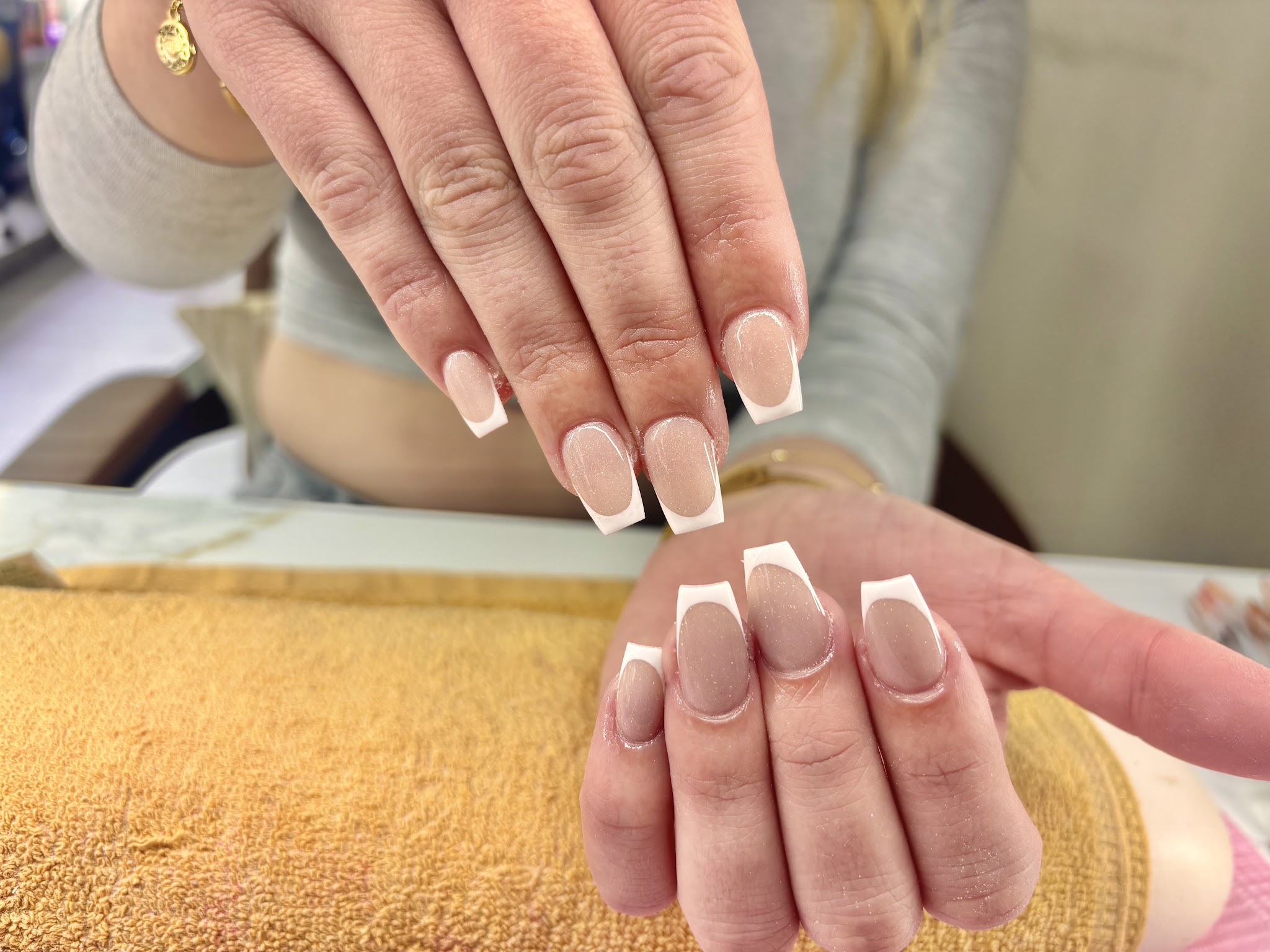 Witte French op vierkante nagels